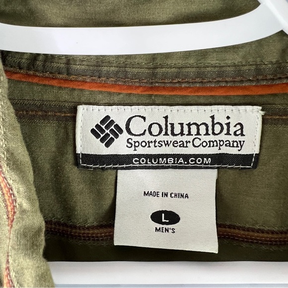 Men's Columbia Green Casual Button Down Shirt - Picture 4 of 9